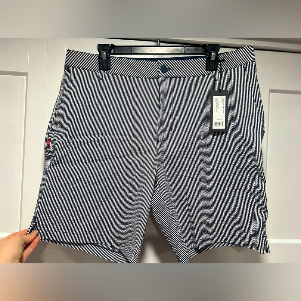 RHONE 8” Seersucker Resort Short Men’s size 35 NWT